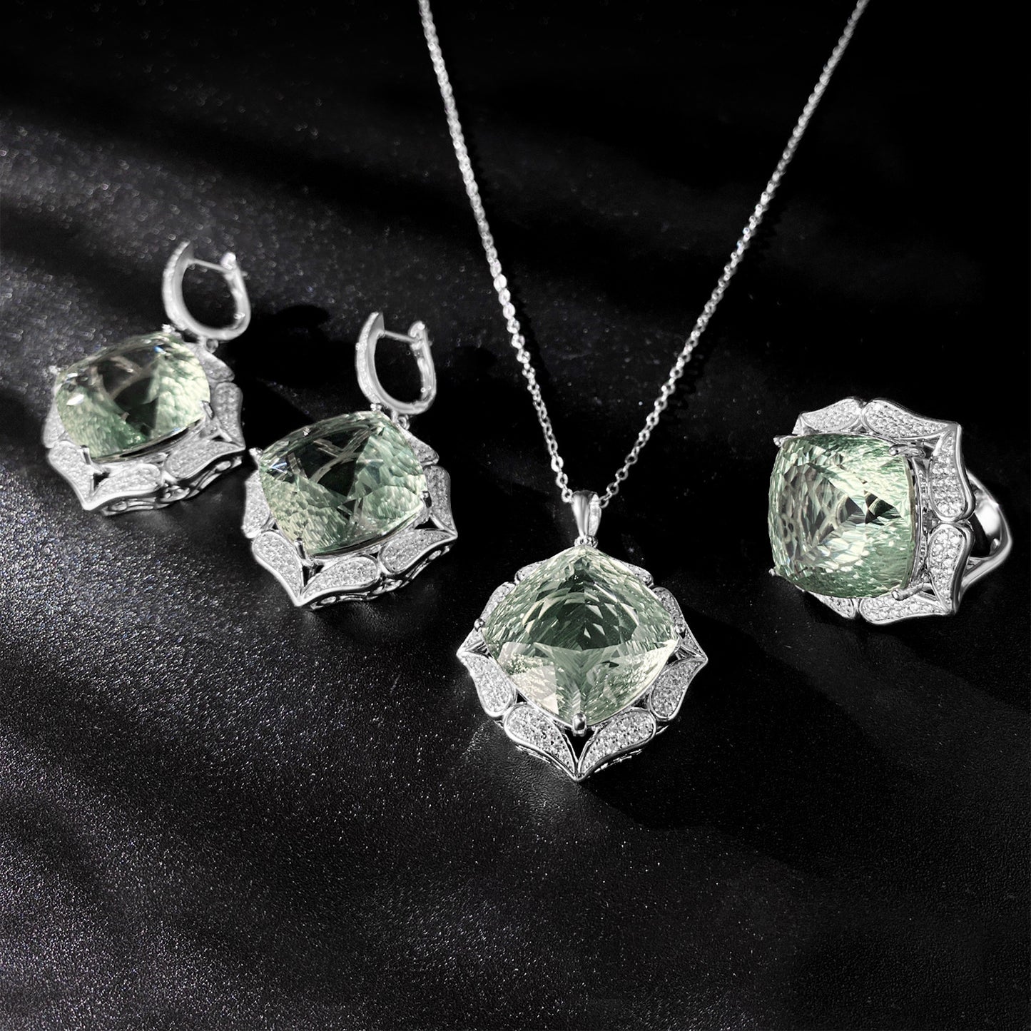 Luxury  S925 Silver Set Large Natural Green Crystal Pendant