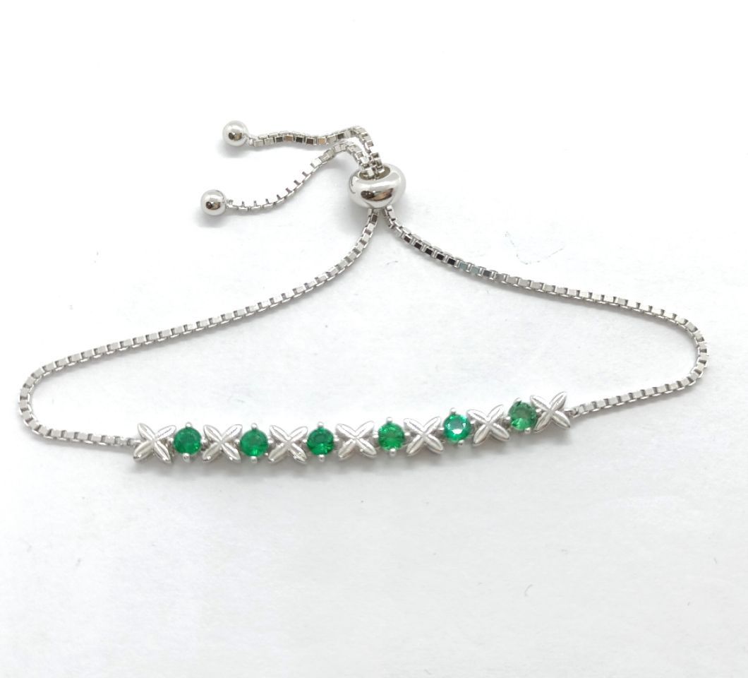 Elegant Egg-shaped S925 Silver Bracelet